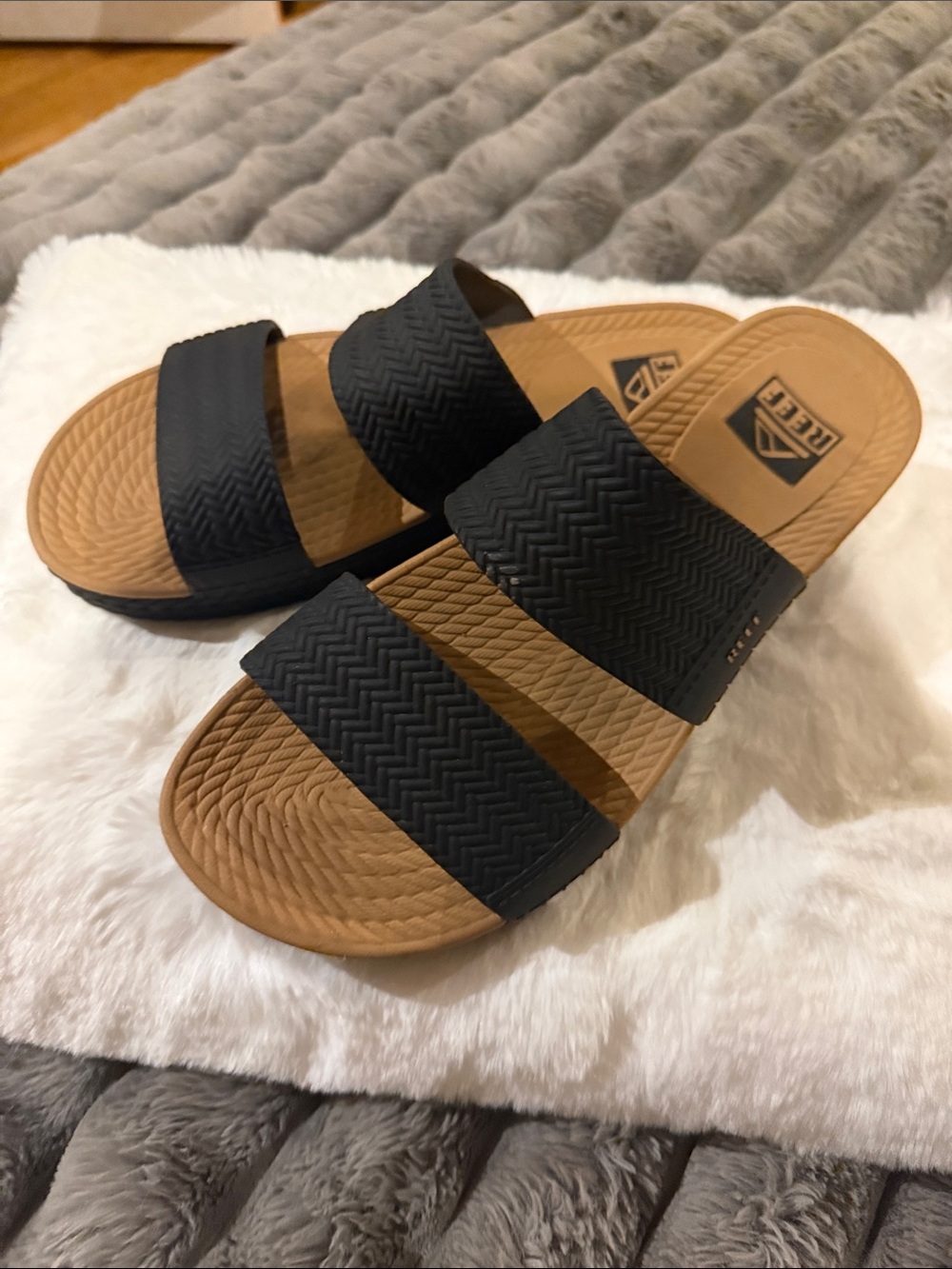 Reef Women's Black and Tan Triple-Stripe Slide Sandals